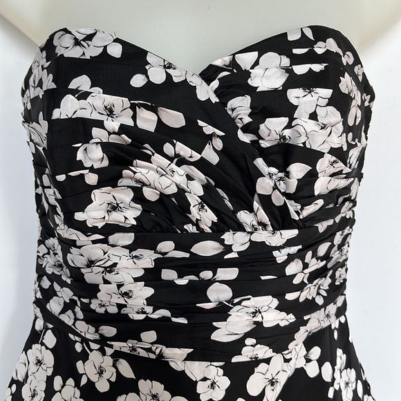 White House Black Market Strapless Silk Corset Top Size 4 - Picture 4 of 10